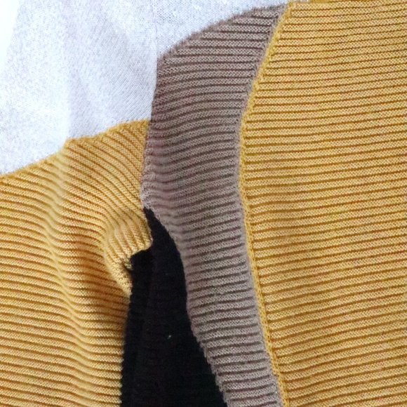 Asymmetrical color blocked tunic length sweater - Picture 7 of 8